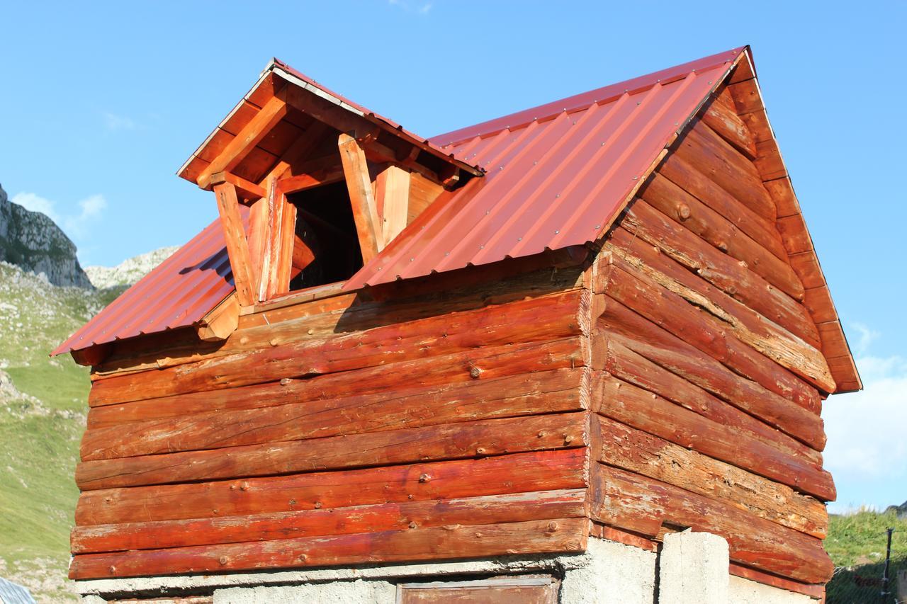 コラシン Rural Household Minic - Kapetanovo Jezeroホステル エクステリア 写真