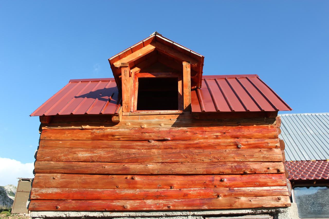 コラシン Rural Household Minic - Kapetanovo Jezeroホステル エクステリア 写真
