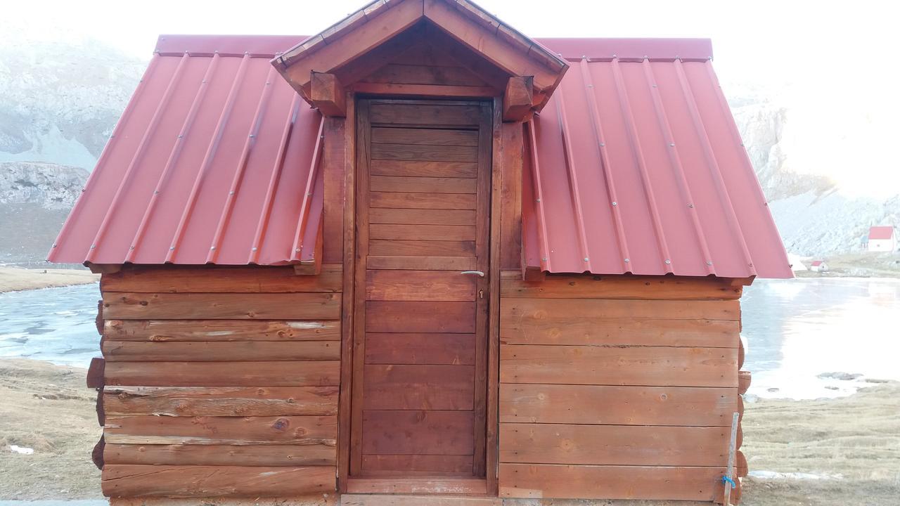 コラシン Rural Household Minic - Kapetanovo Jezeroホステル エクステリア 写真