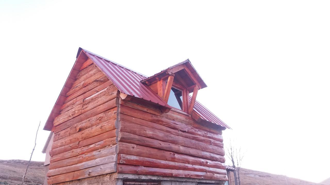 コラシン Rural Household Minic - Kapetanovo Jezeroホステル エクステリア 写真